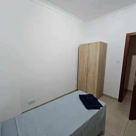 Close To Sea Front - Apartment *