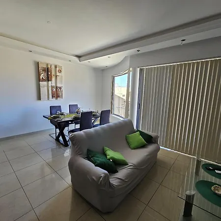Close To Sea Front - Apartment *
