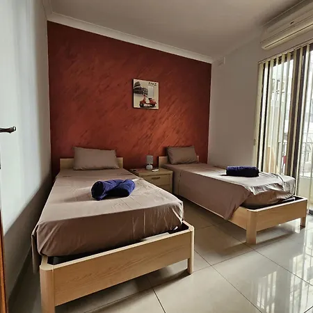 Apartment Close To Sea Front - Central